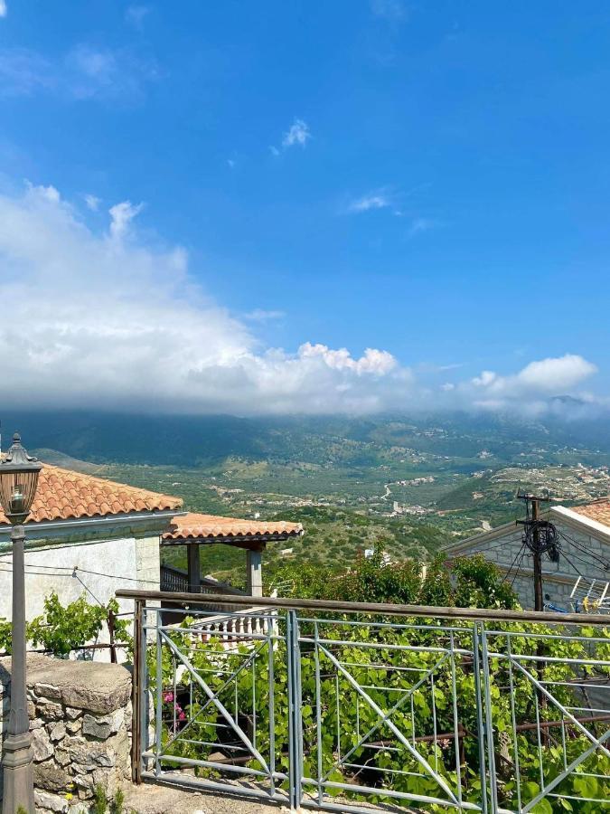 Villa Gkoros House Old Town Himare Esterno foto