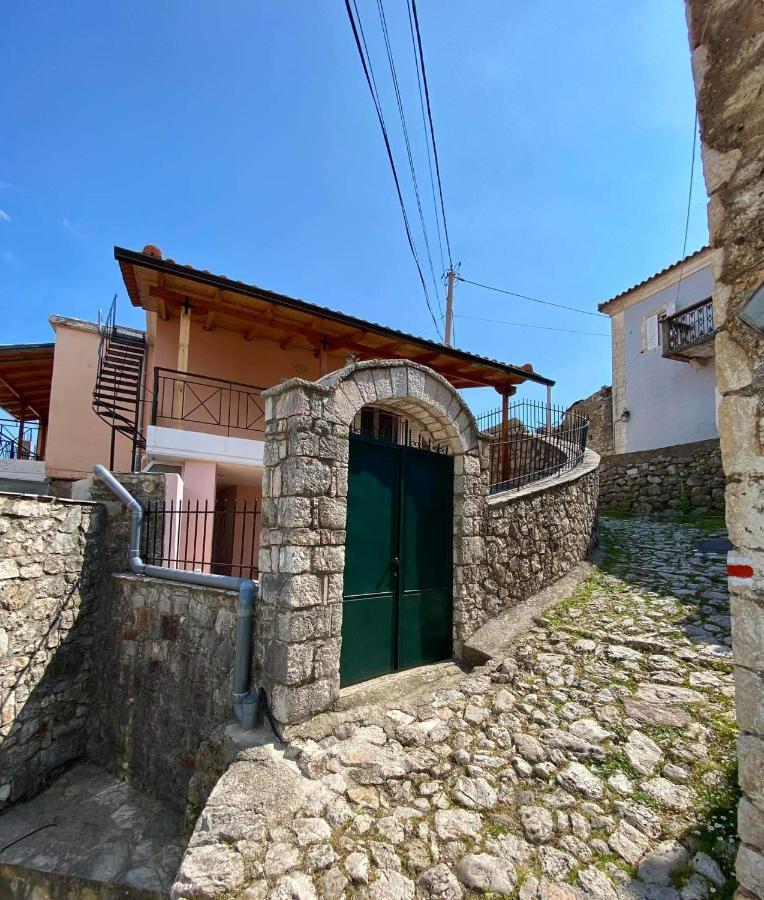 Villa Gkoros House Old Town Himare Esterno foto