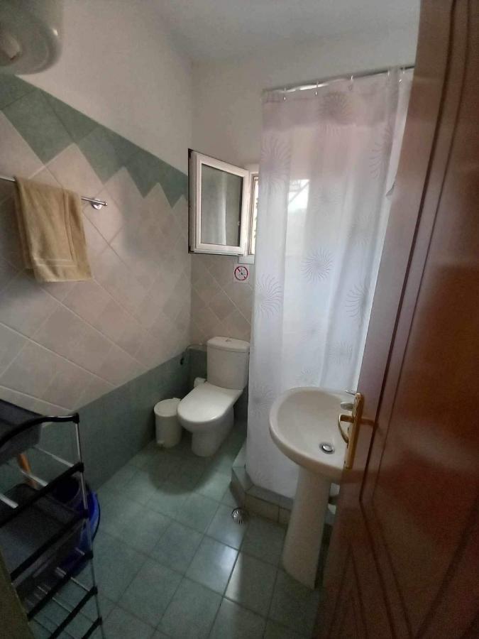 Villa Gkoros House Old Town Himare Esterno foto