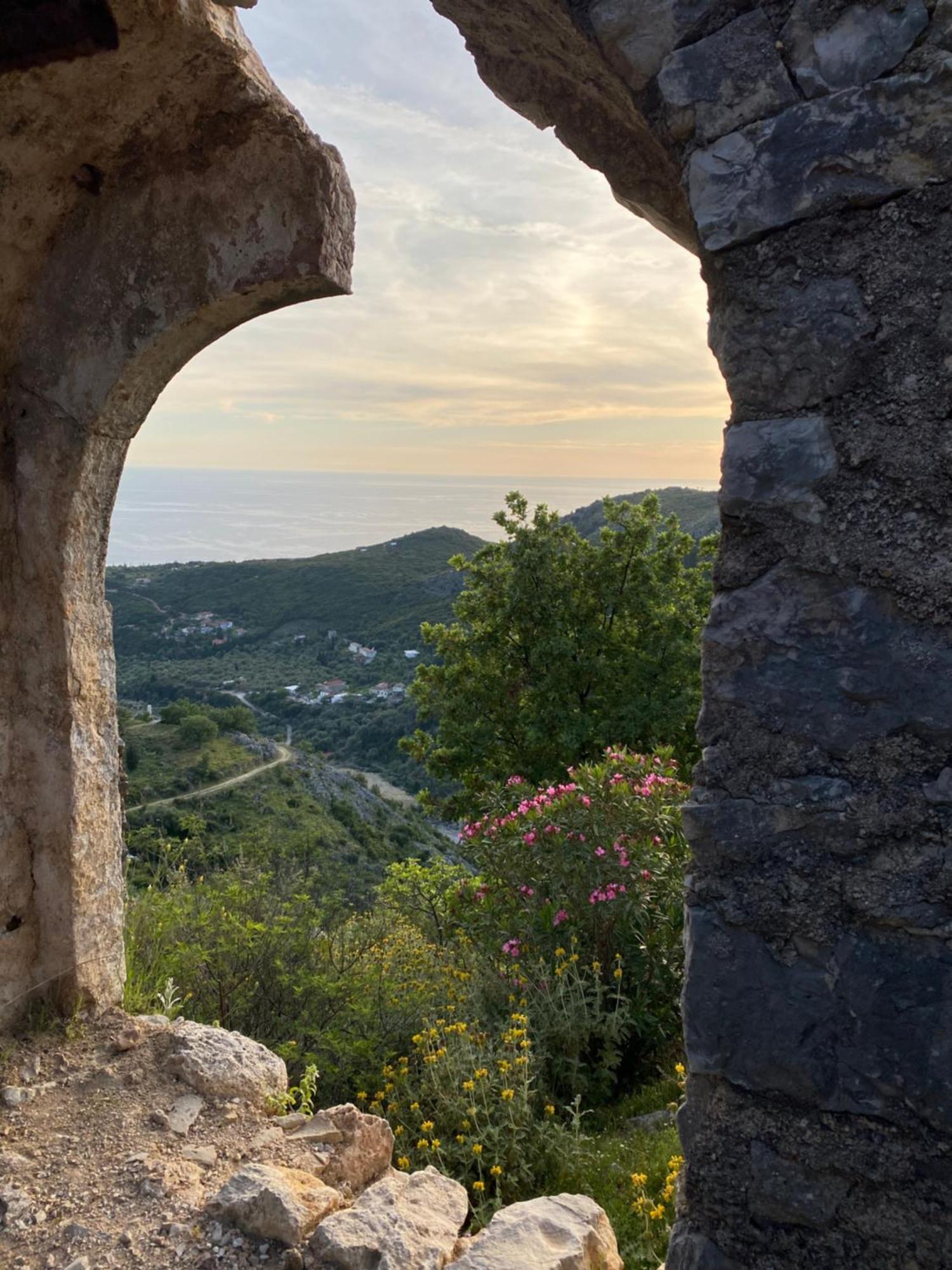 Villa Gkoros House Old Town Himare Esterno foto